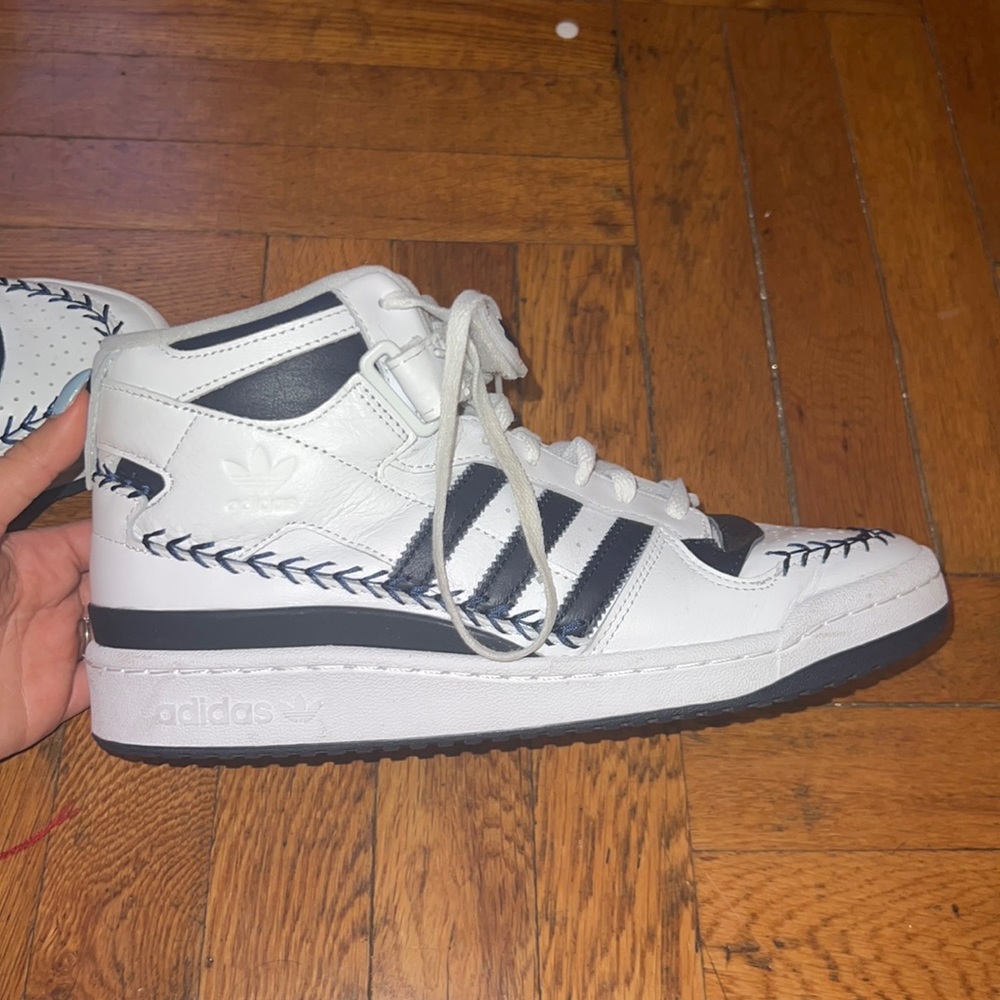 Adidas Forum Mid Size 10 Us Style GY3814 White black Mens Shoes Worn twice